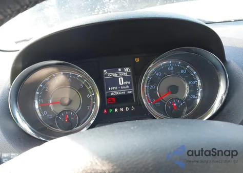 2014 Chrysler Town & Country Touring из США, поврежденный, VIN 2C4RC1BG4ER328887